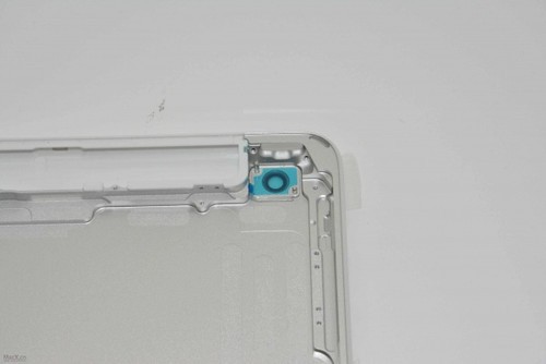 iPad mini 2后壳谍照（图片来自MacX）